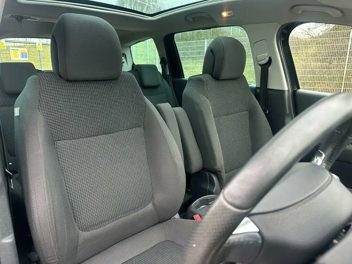 2013-peugeot-5008-16hdi-allure-big-11