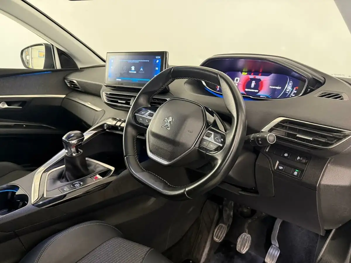 2021-peugeot-5008-suv-15-bluehdi-allure-premium-big-13