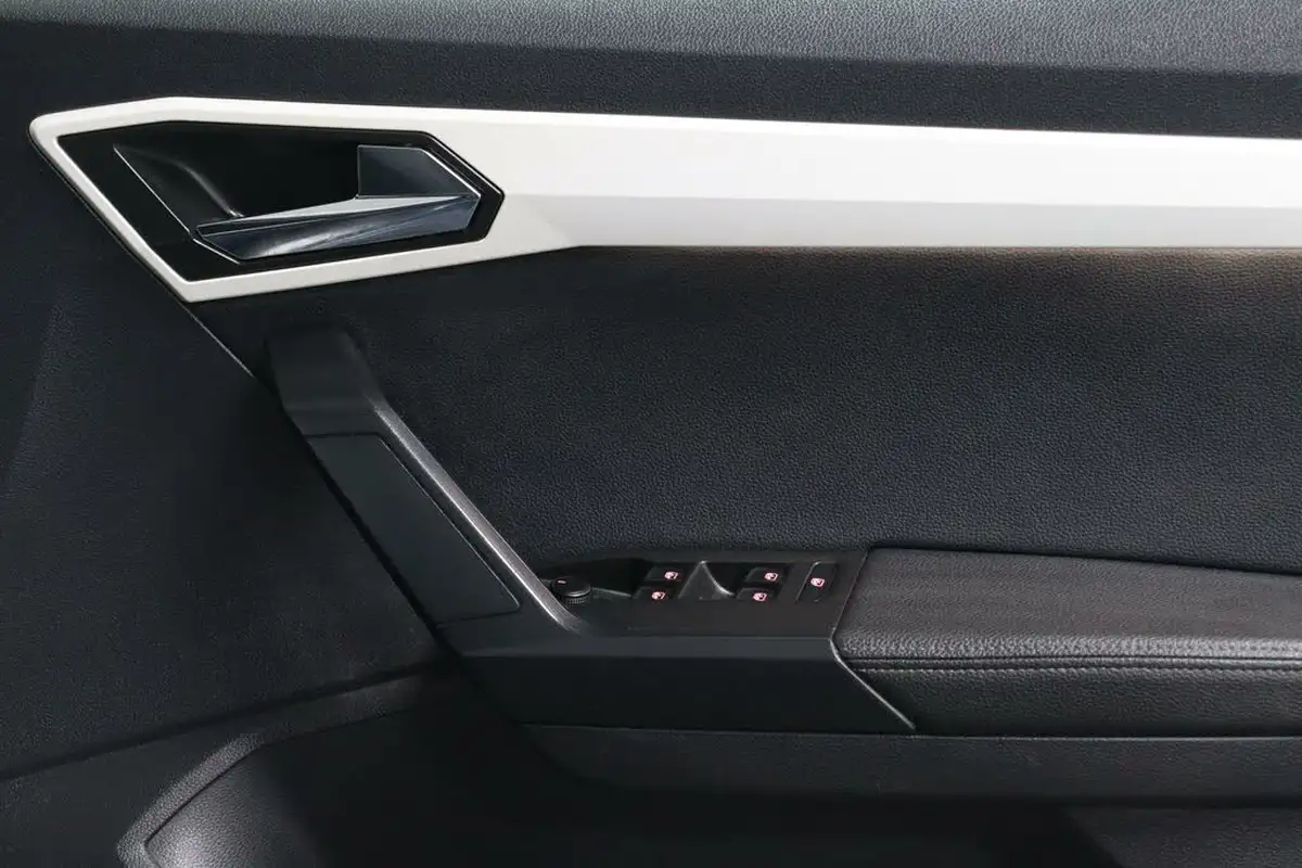 2021-seat-arona-10-tsi-xcellence-lux-110ps-big-31