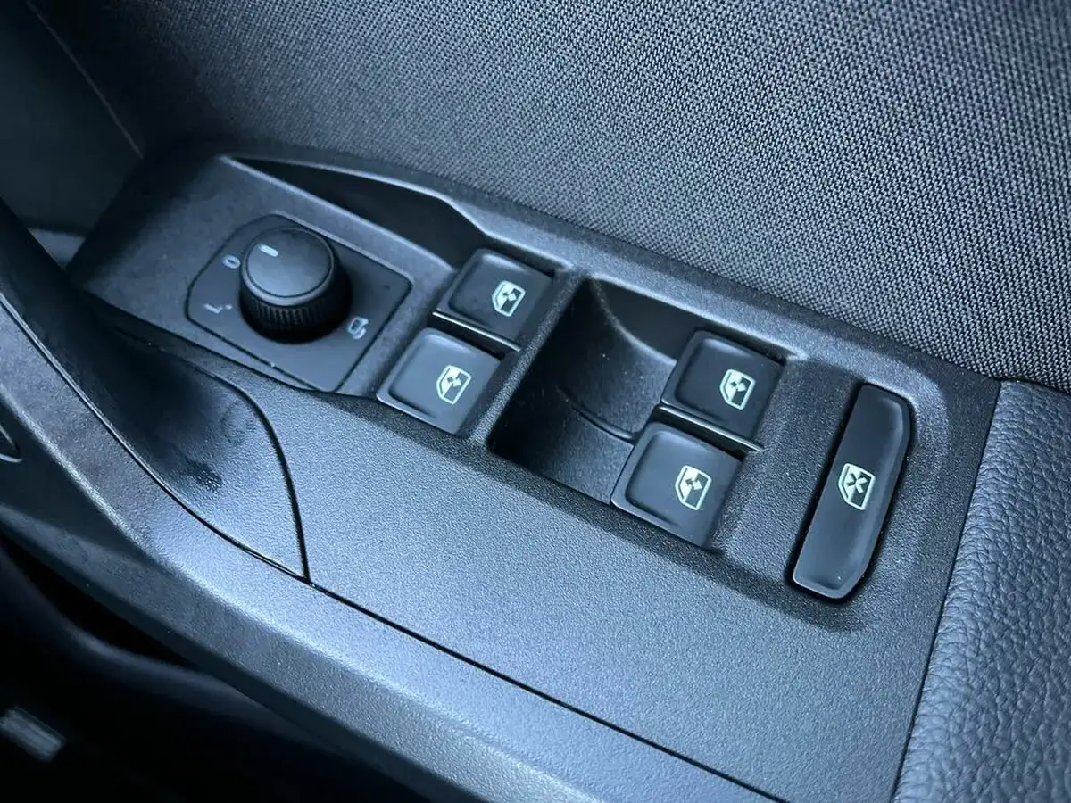2024-seat-arona-10-tsi-fr-limited-edition-dsg-big-28