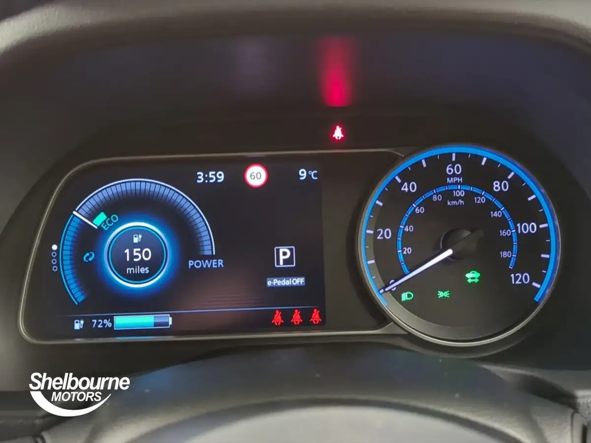 2024-nissan-leaf-e-e-tekna-59kwh-big-5
