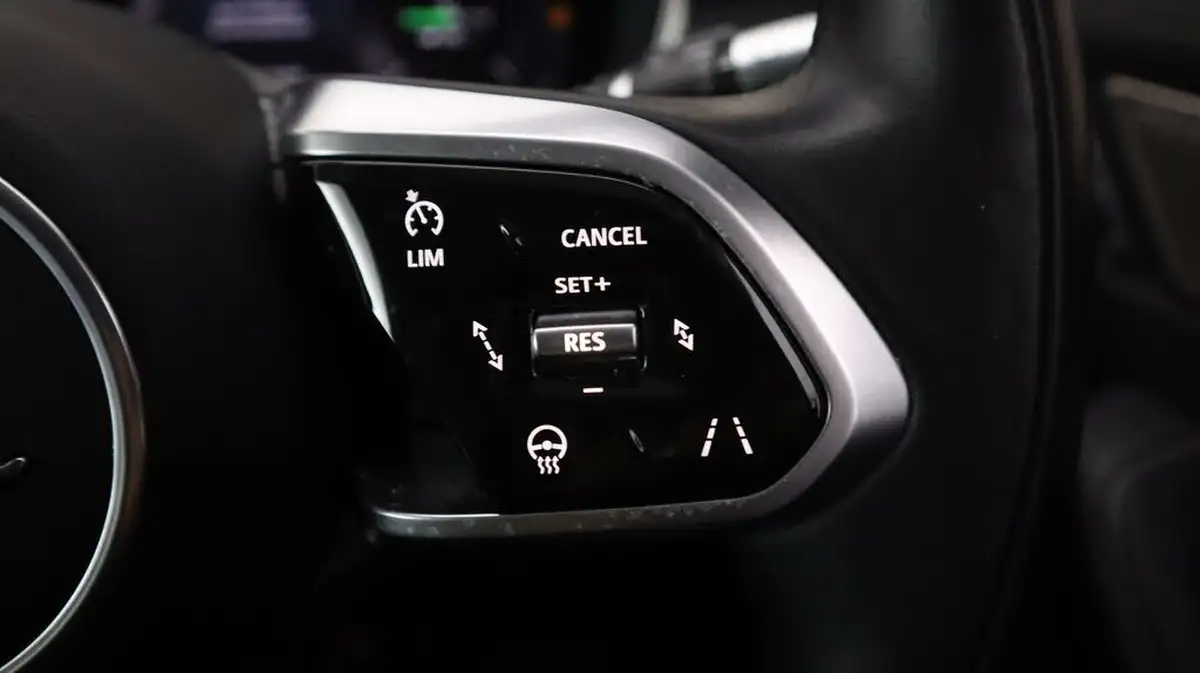 2020-jaguar-i-pace-ev400-hse-big-23