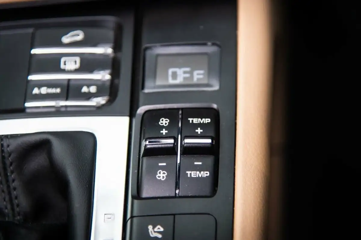 2020-porsche-macan-30-v6-s-big-71