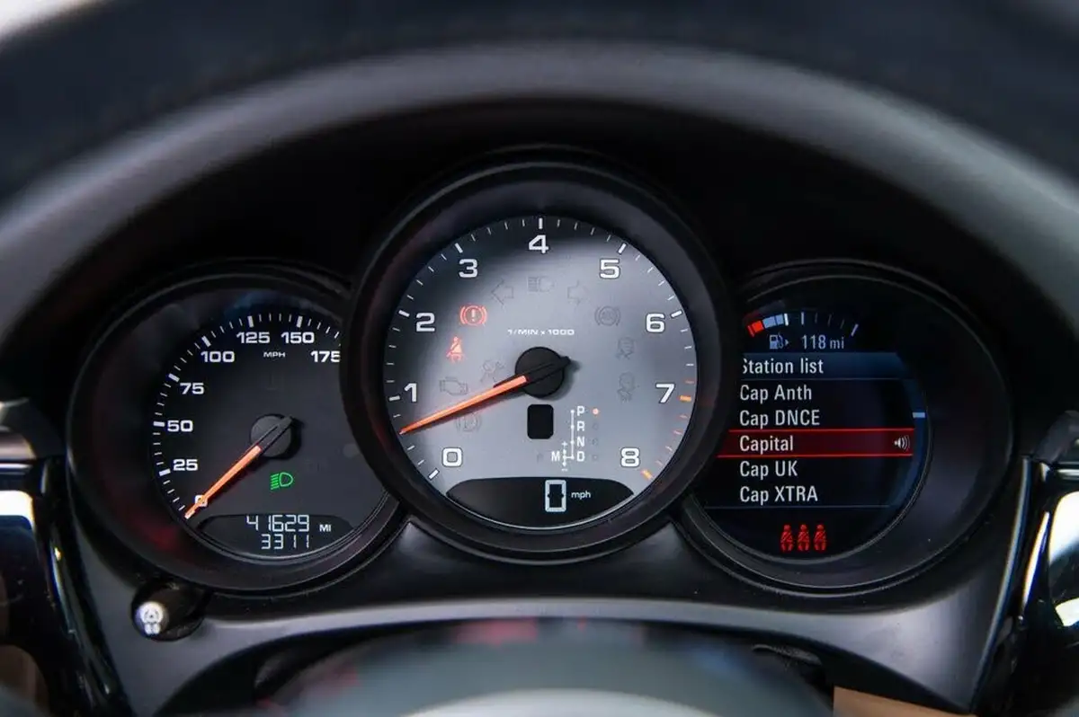 2020-porsche-macan-30-v6-s-big-23