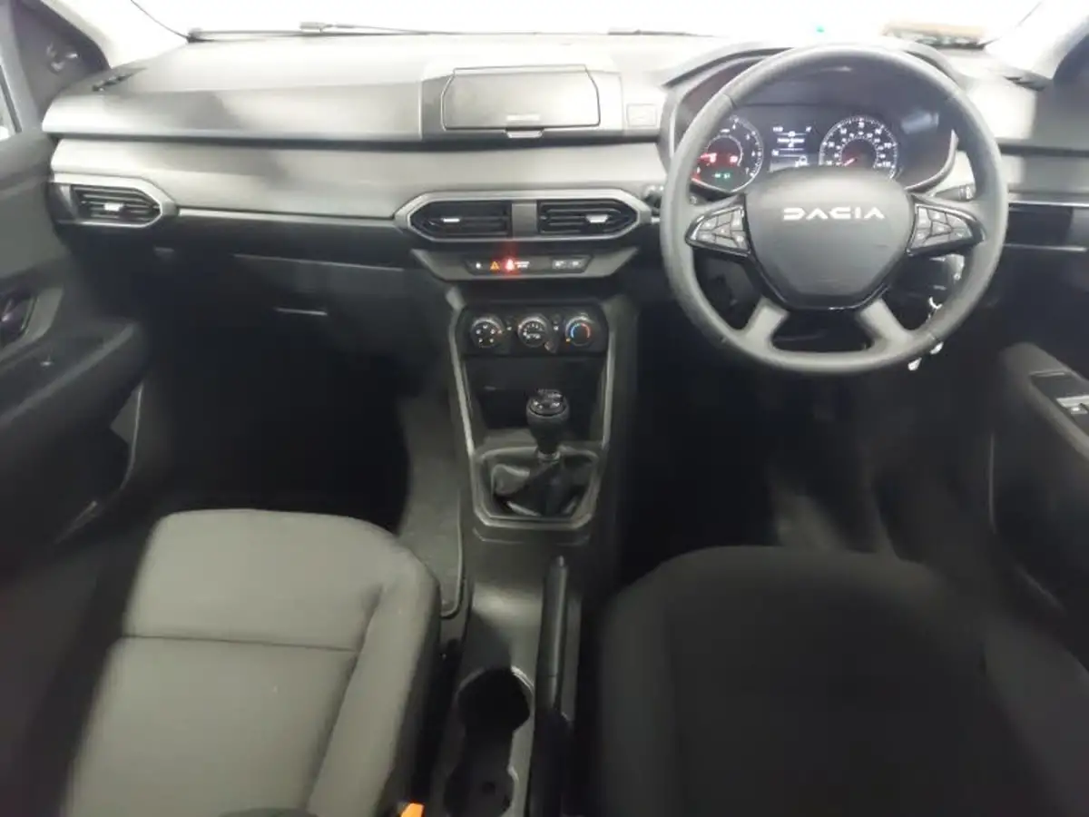 2023-dacia-jogger-10-tce-essential-big-2