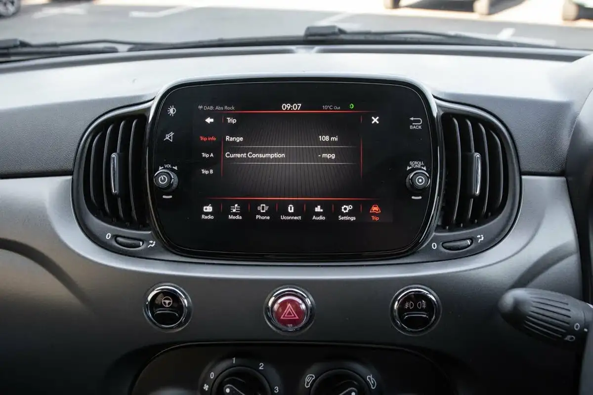2019-fiat-500-12-s-big-27