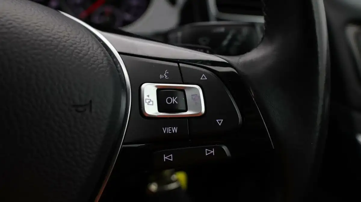 2019-volkswagen-golf-15-tsi-gt-150ps-hatchback-5d-dsg-big-22