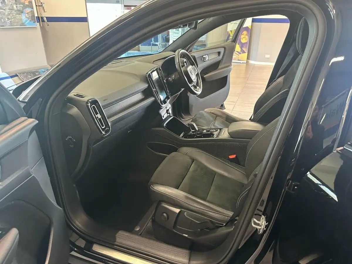 2019-volvo-xc40-20td-d4-r-design-big-10