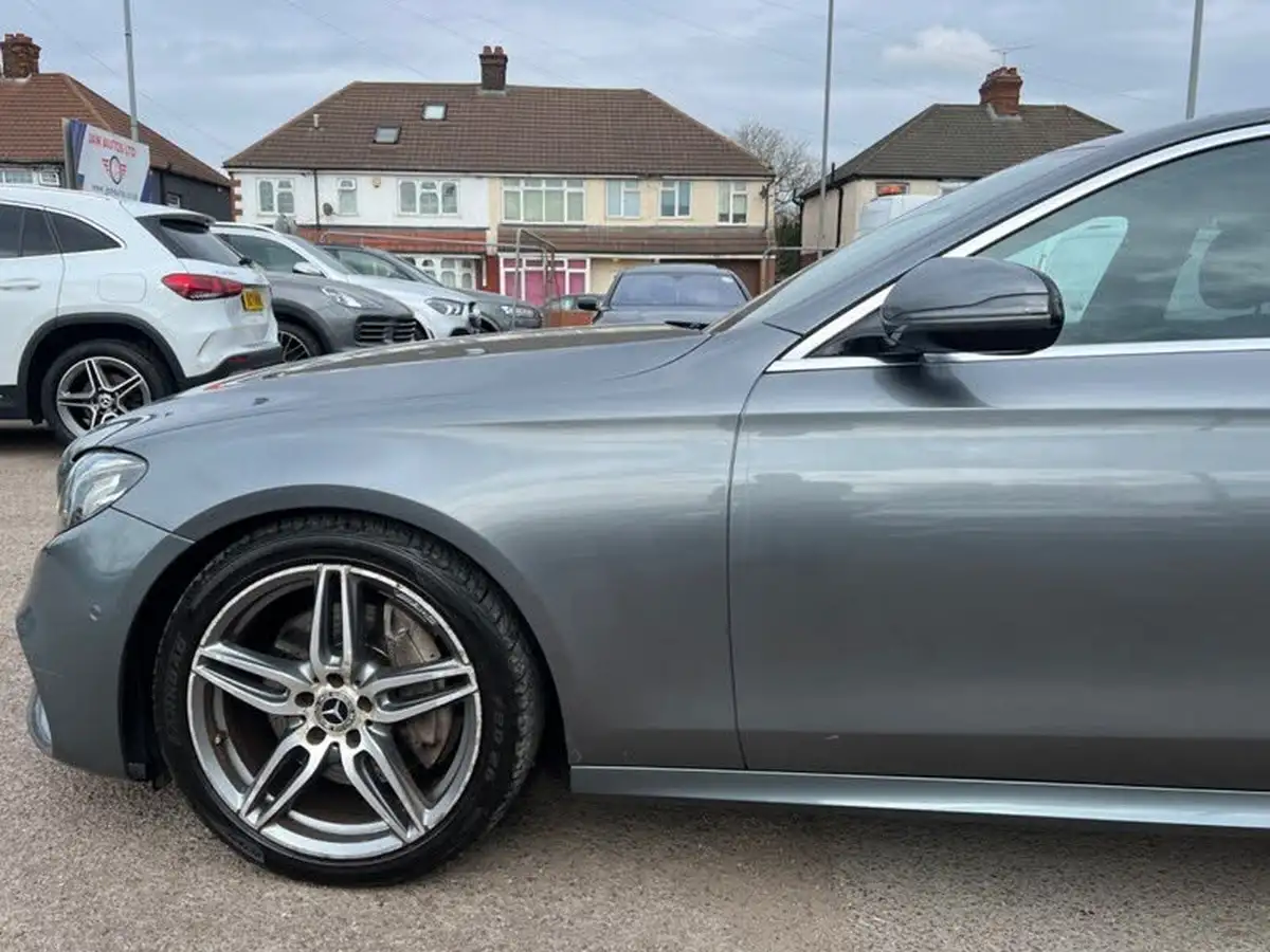 2019-mercedes-benz-e-class-20d-e220d-amg-line-saloon-4d-plus-big-25