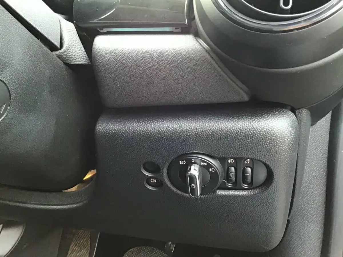 2023-mini-cooper-15-cooper-classic-premium-auto-hatchback-3d-auto-big-19