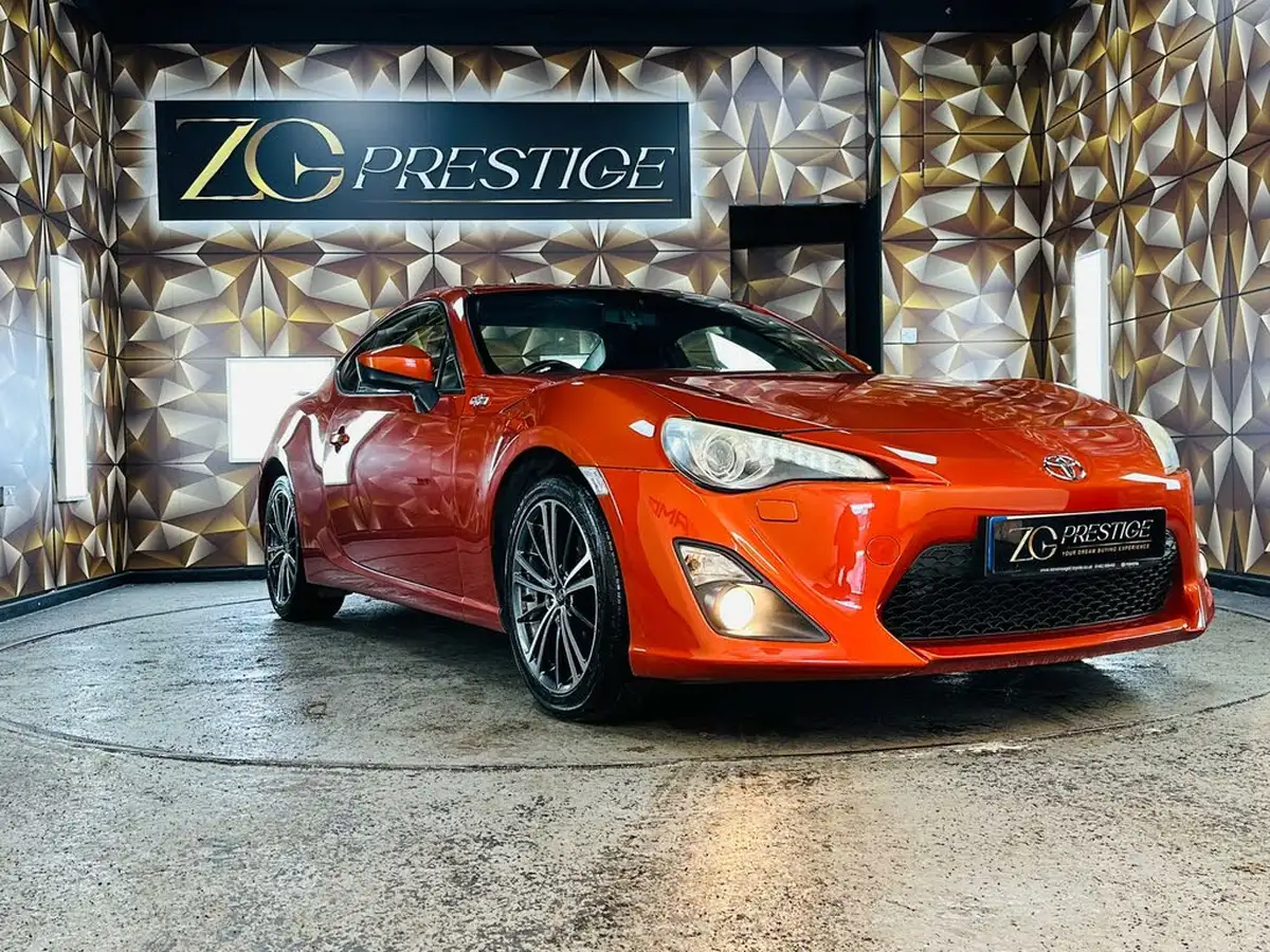 2015-toyota-gt86-big-21