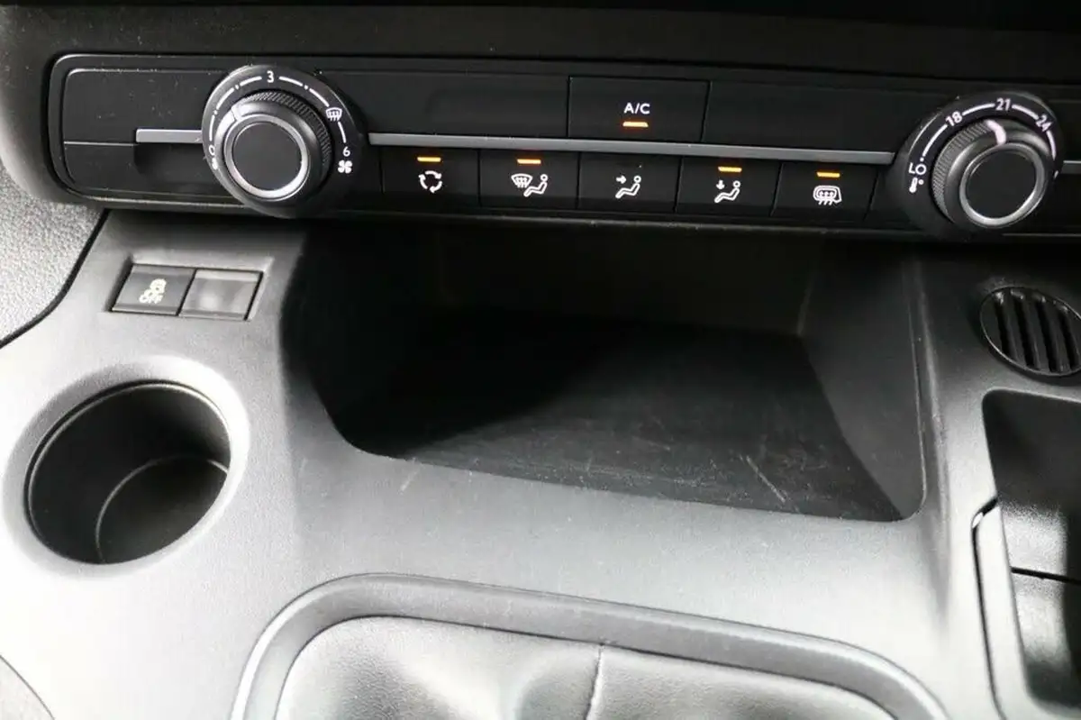 2021-vauxhall-combo-15cdti-dynamic-2300-100pseu6dt-l2h1-panel-big-39