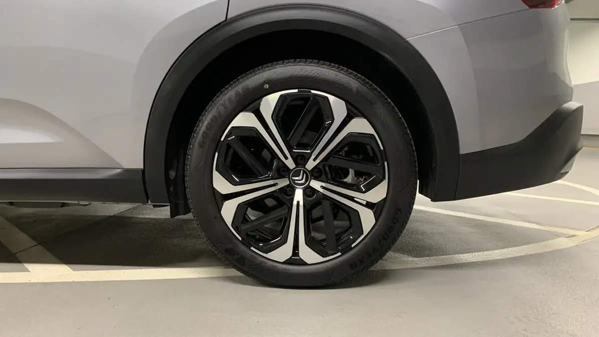 2023-citroen-c5-x-16-puretech-shine-225ps-plug-in-hybrid-e-eat8-big-14