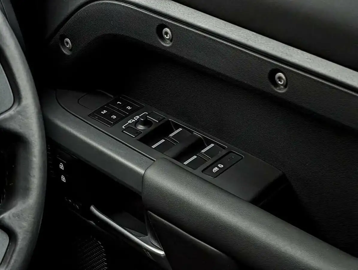 2024-land-rover-110-defender-30-d300-x-dynamic-hse-big-28