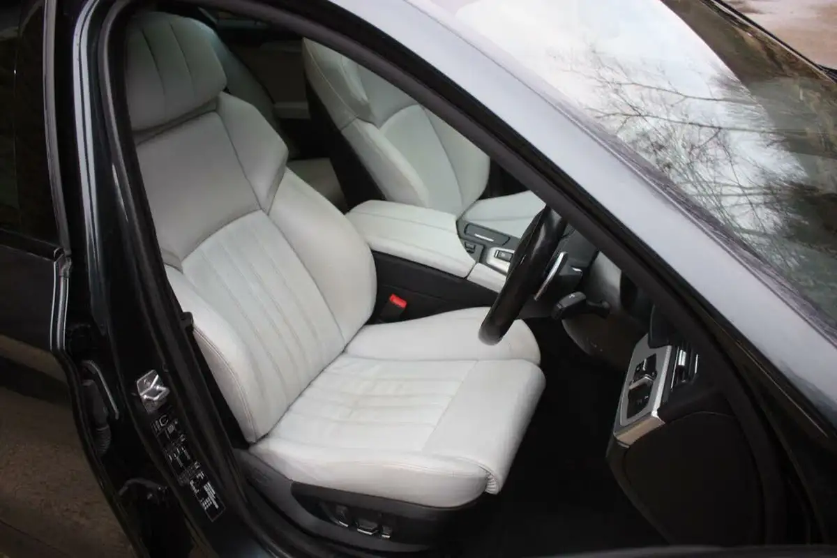 2012-bmw-5-series-44-m5-560bhp-m-dct-big-11
