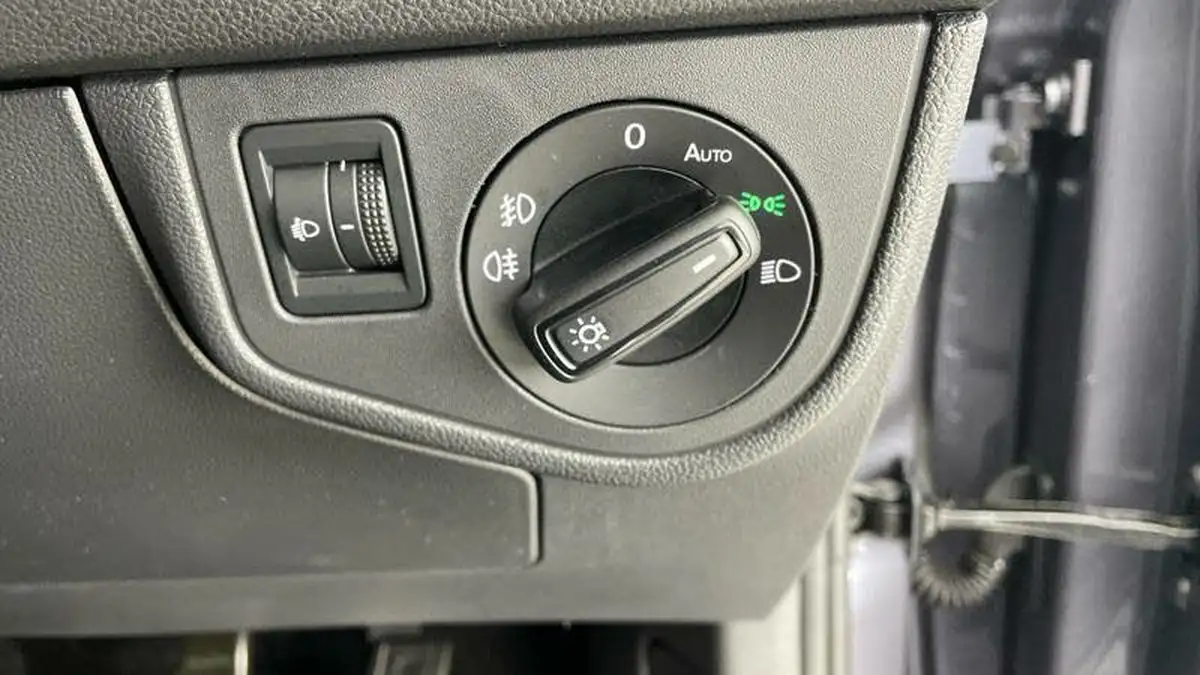 2024-volkswagen-polo-10-tsi-r-line-115ps-dsg-big-19