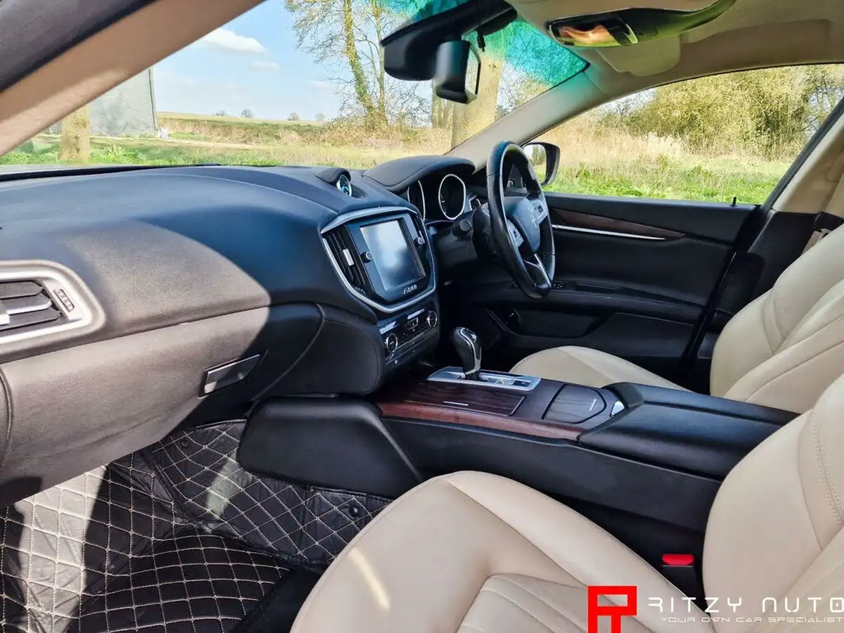 2016-maserati-ghibli-30td-big-15