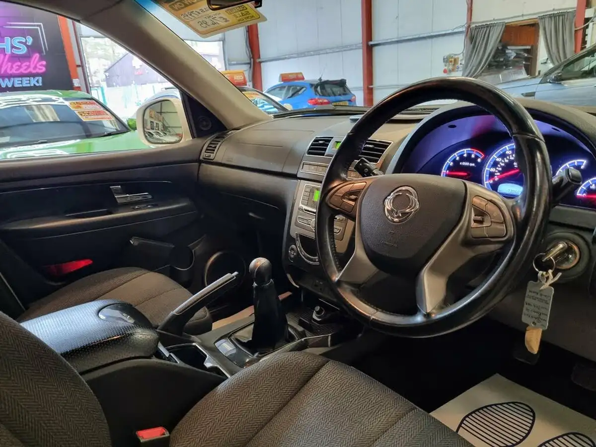 2016-kgm-ssangyong-rexton-w-22td-se-big-4