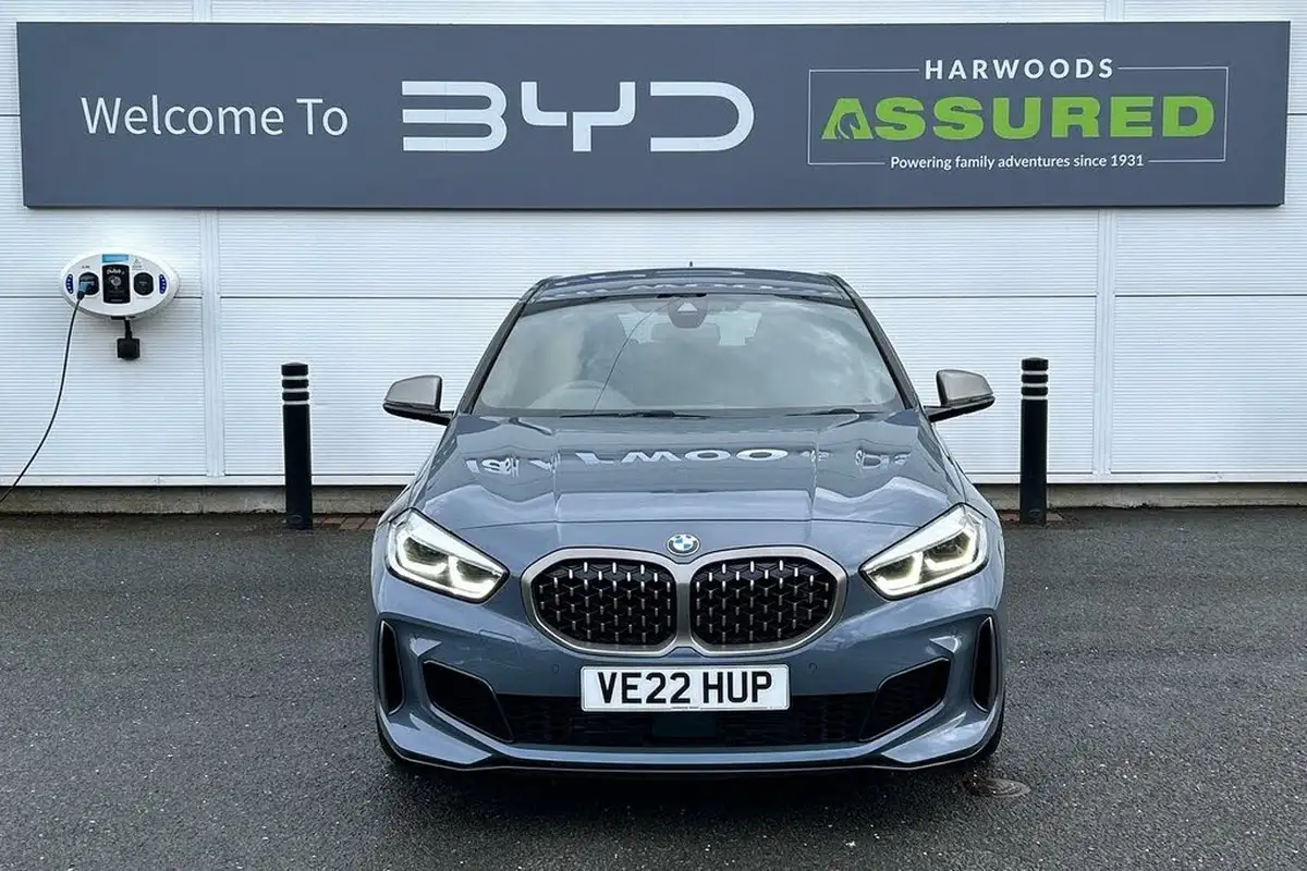 2022-bmw-1-series-20-m135i-xdrive-big-15
