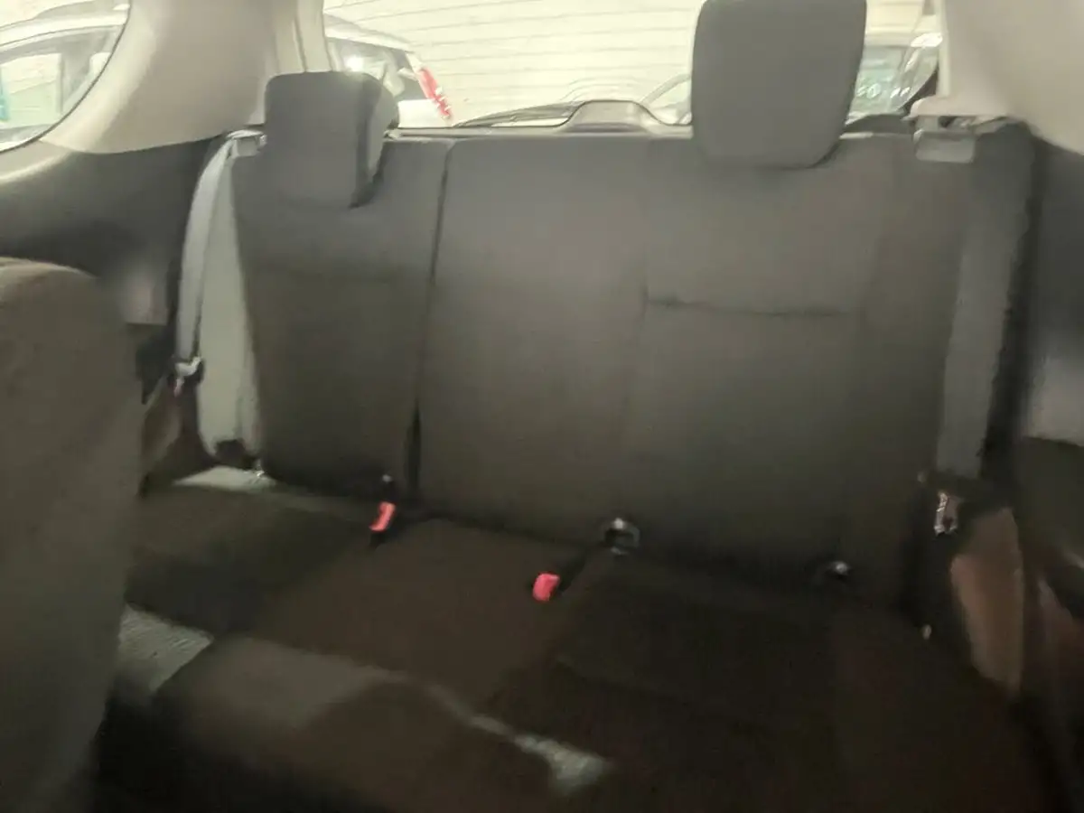 2010-suzuki-swift-12-sz3-3d-big-9