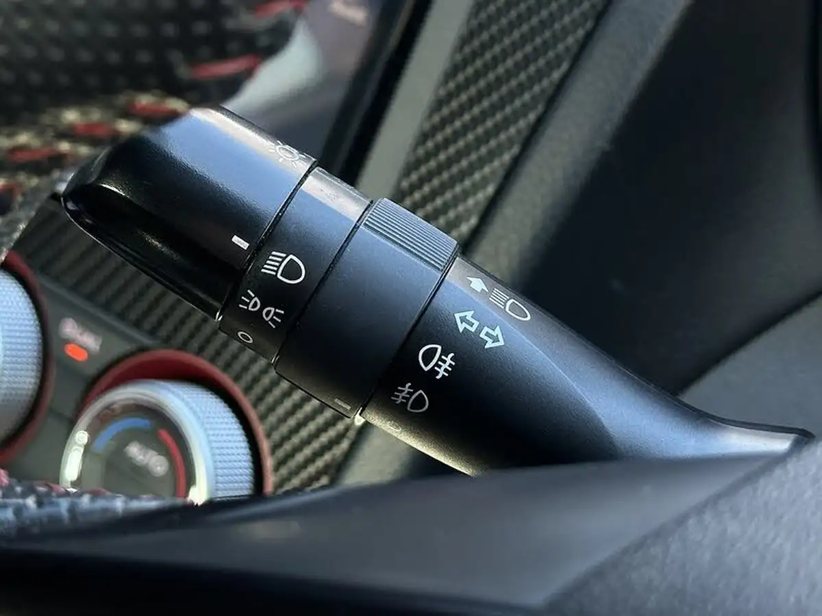 2014-subaru-wrx-25-sti-type-uk-big-20
