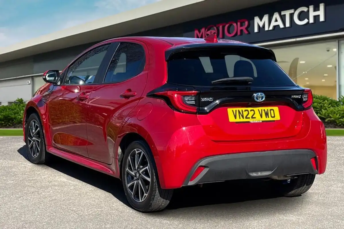 2022-toyota-yaris-15-vvt-i-design-big-1
