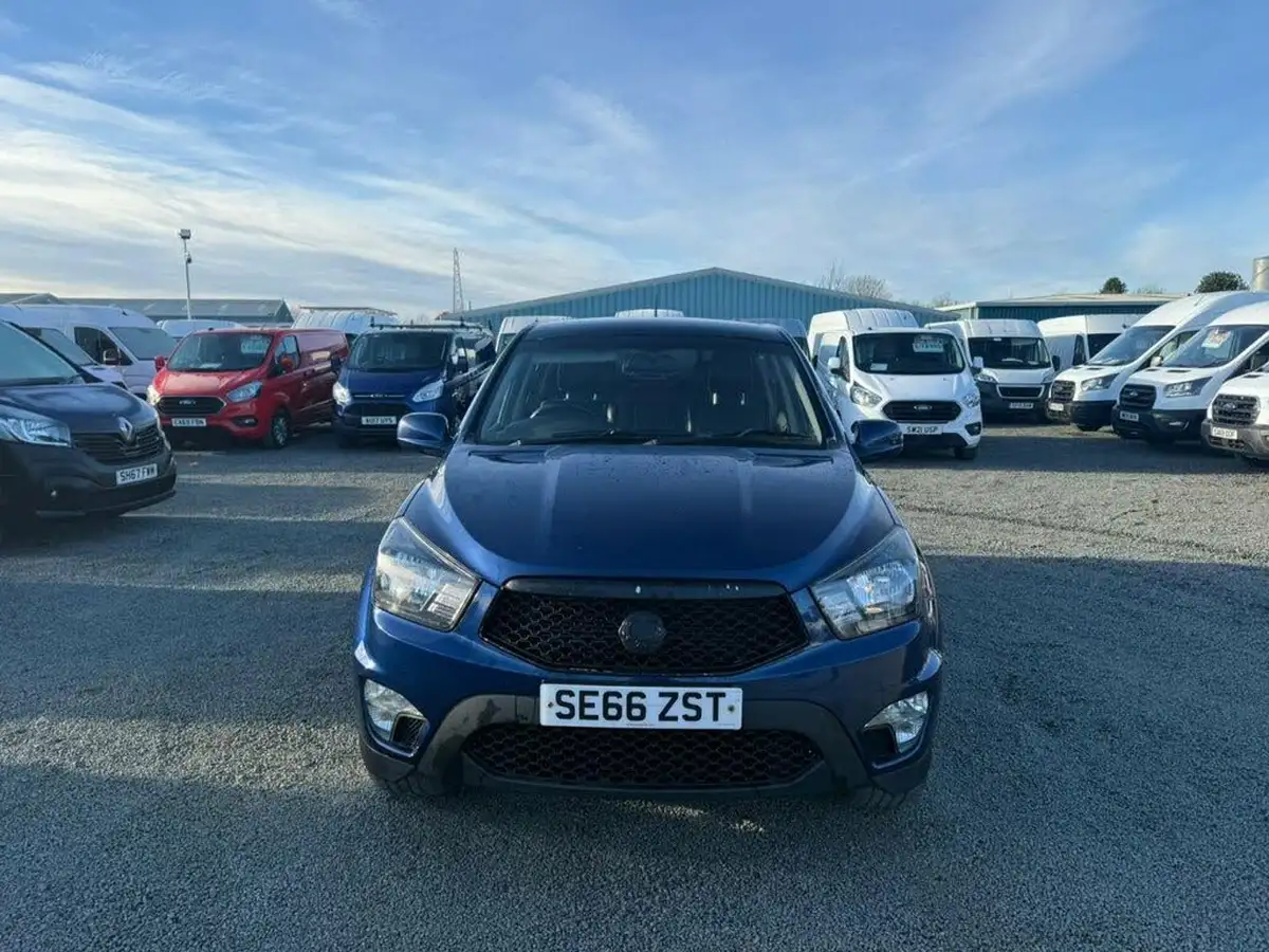 2016-kgm-ssangyong-korando-sports-20td-ex-big-1