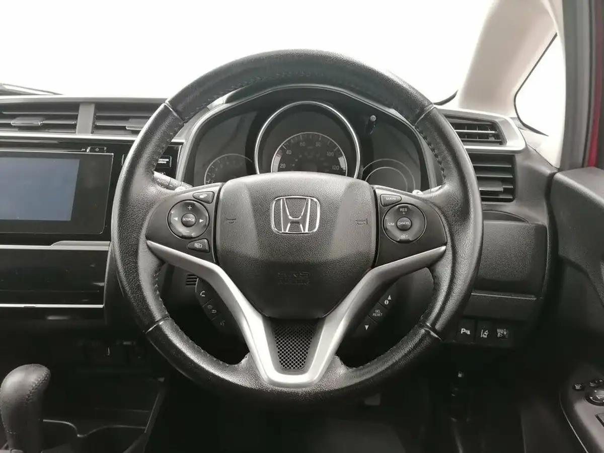 2016-honda-jazz-13-i-vtec-ex-navi-cvt-big-8