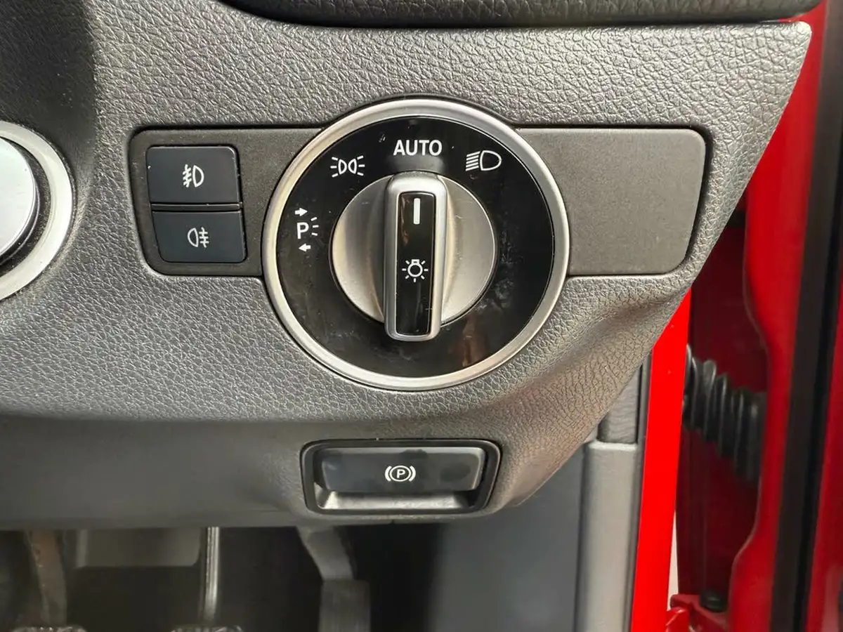2019-mercedes-benz-gla-class-16-gla-180-urban-edition-ss-big-37