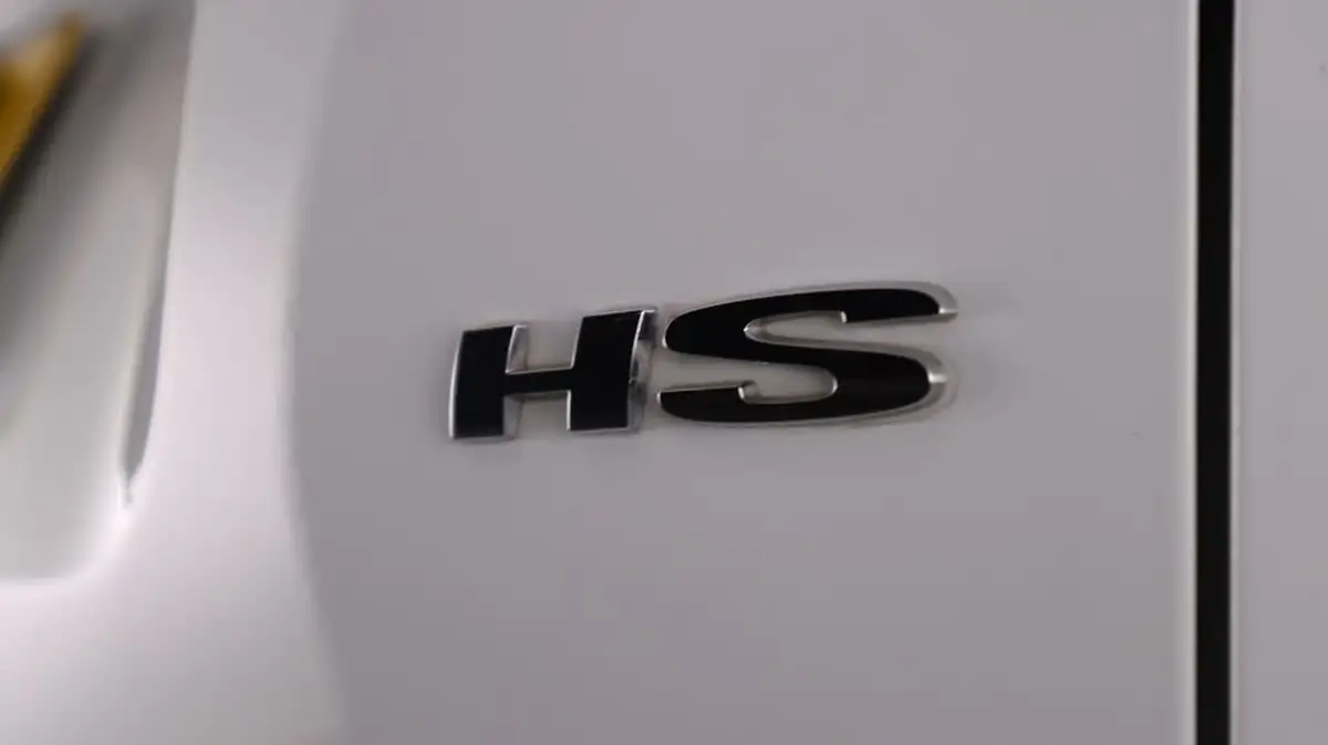 2022-mg-hs-15t-gdi-exclusive-162ps-big-22