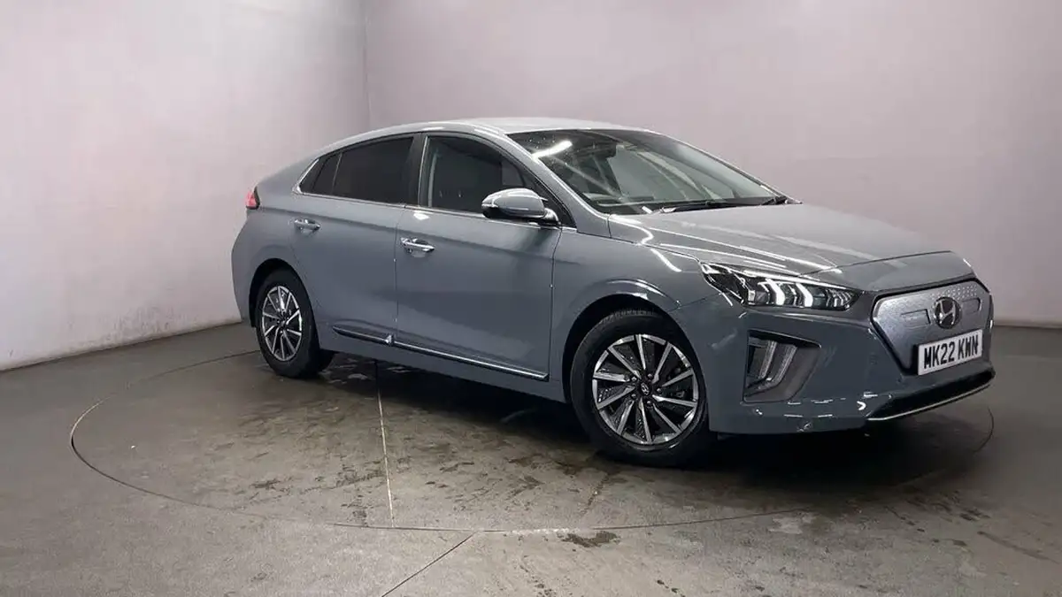 2022-hyundai-ioniq-e-premium-se-electric-big-0