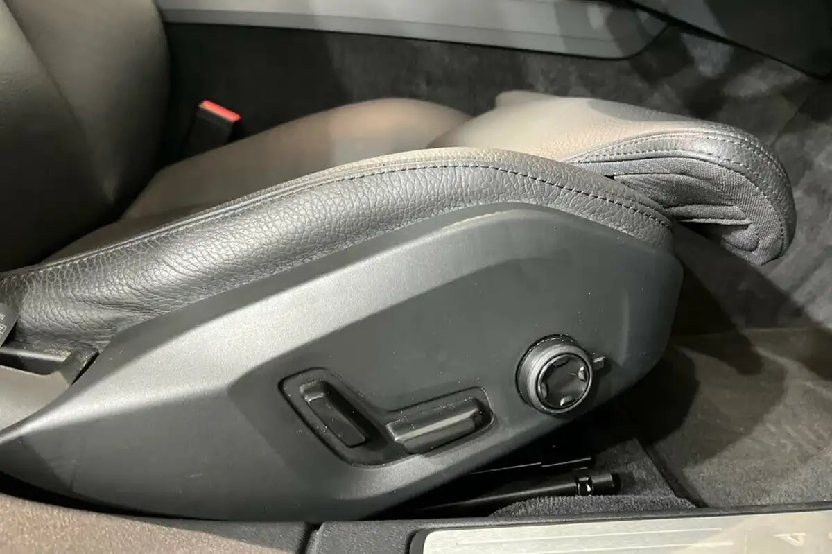 2022-volvo-v60-20-b3-plus-station-wagon-big-17
