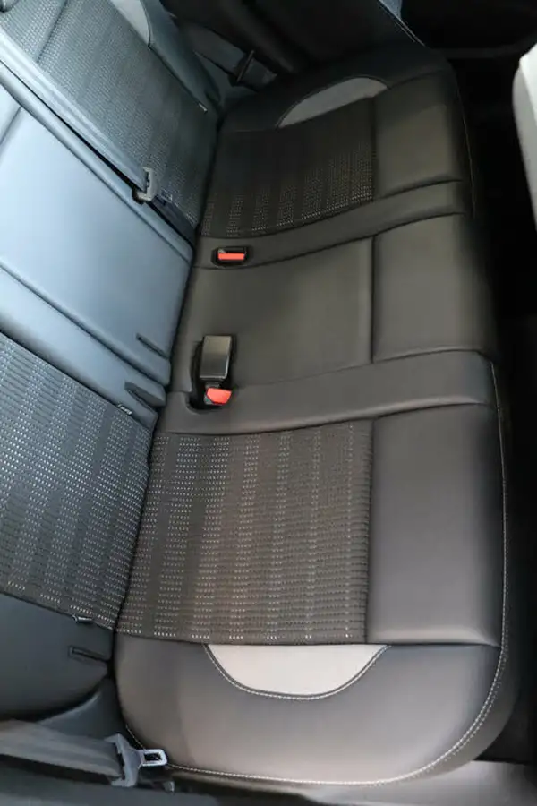 2016-peugeot-2008-suv-12-puretech-allure-130bhp-ss-big-24