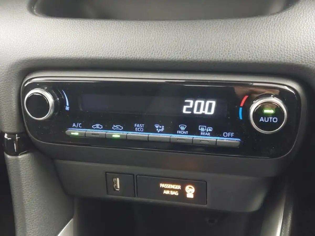 2022-toyota-yaris-15-vvt-i-icon-big-16