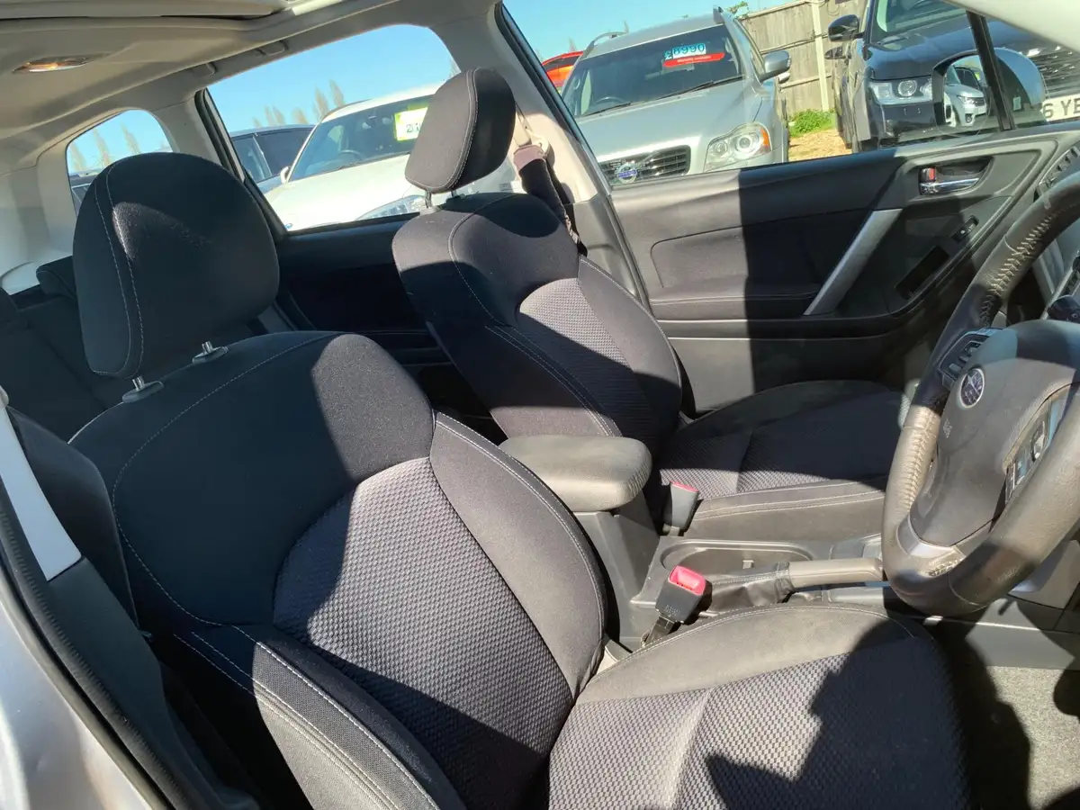 2015-subaru-forester-20-xe-150ps-1995cc-lineartronic-big-25
