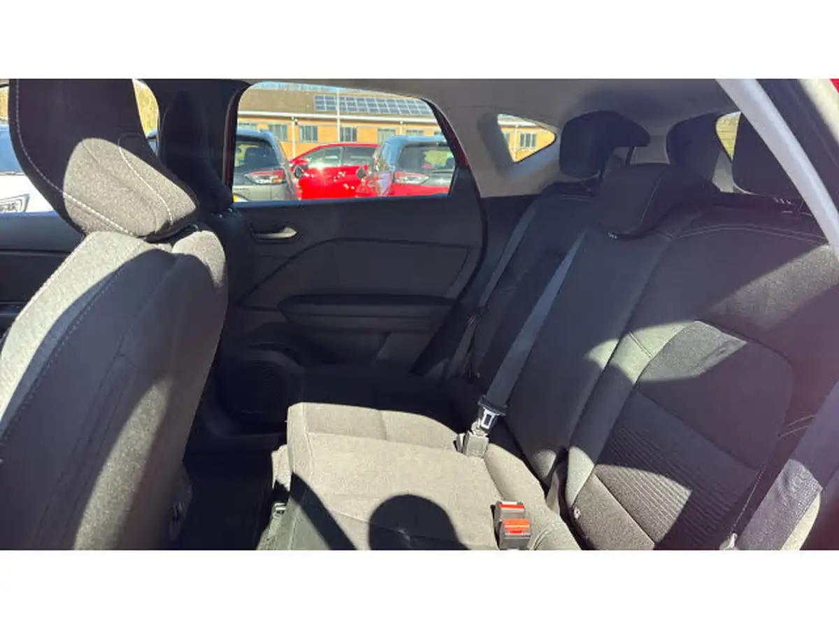 2021-renault-captur-10-tce-iconic-90ps-big-15