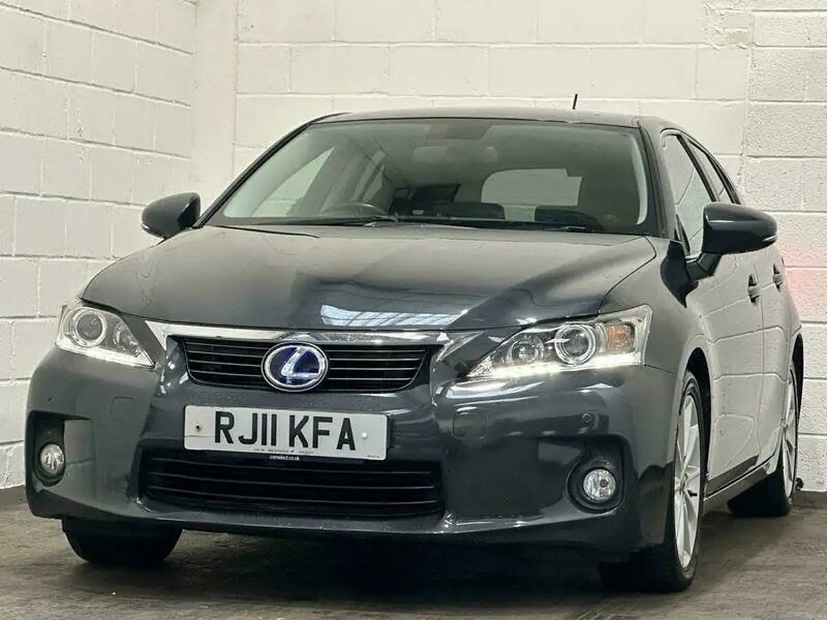 2011-lexus-ct-200h-18-se-l-big-3