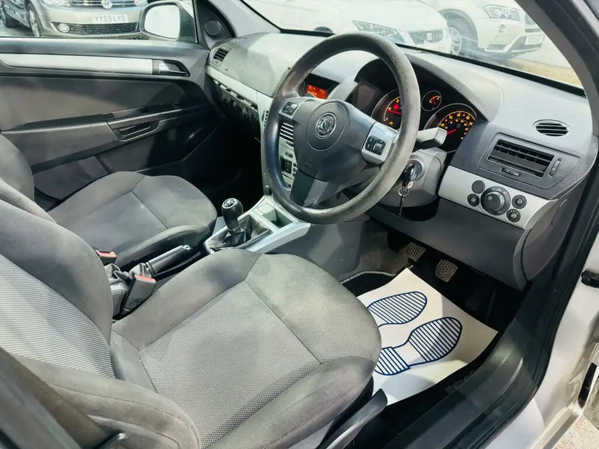 2009-vauxhall-astra-17td-club-big-9