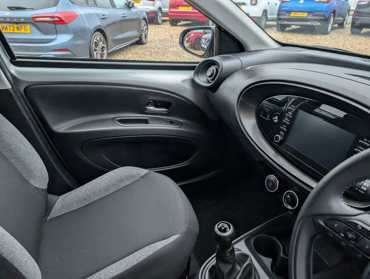 2022-toyota-aygo-x-10-vvt-i-pure-big-16