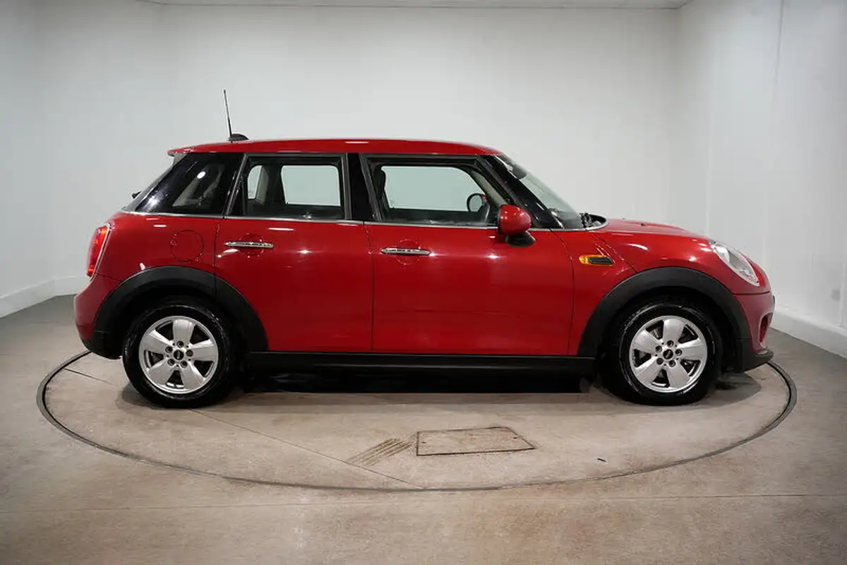 2016-mini-cooper-15-cooper-ss-hatchback-5d-big-3