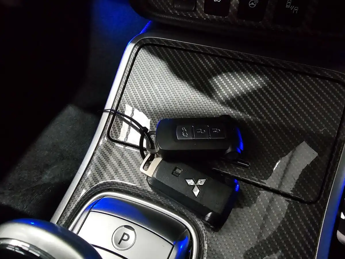 2018-mitsubishi-outlander-24-5h-phev-big-12