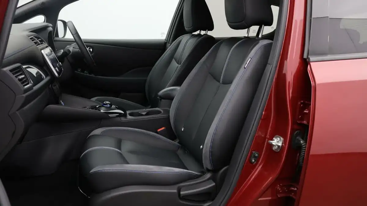 2021-nissan-leaf-e-e-tekna-big-13