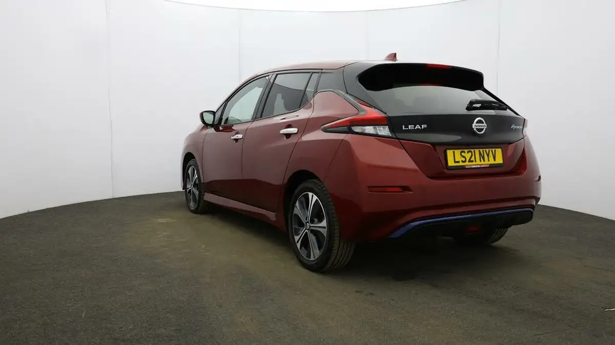 2021-nissan-leaf-e-e-tekna-big-35