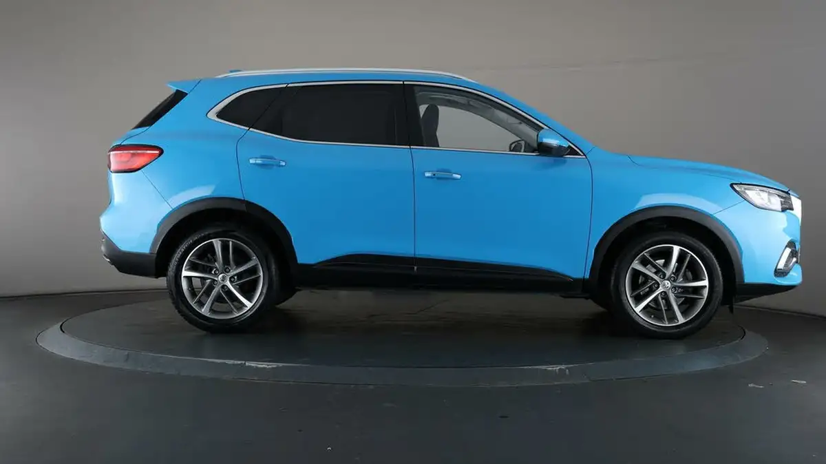 2022-mg-hs-15t-gdi-exclusive-162ps-big-60