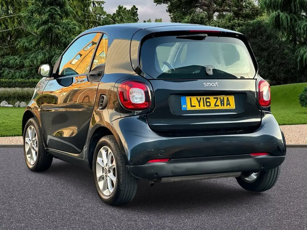 2016-smart-fortwo-10-passion-70bhp-ss-coupe-twinamic-big-3