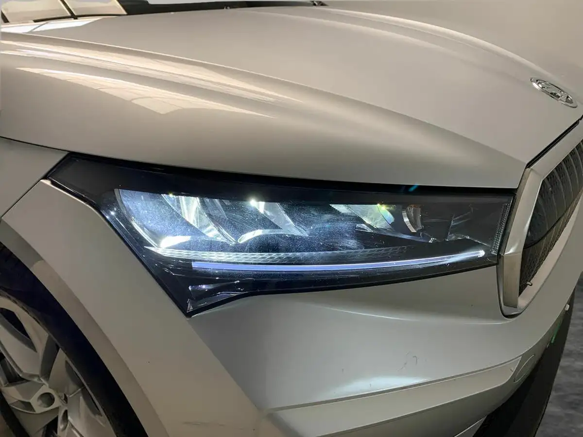 2022-skoda-enyaq-e-60-big-23