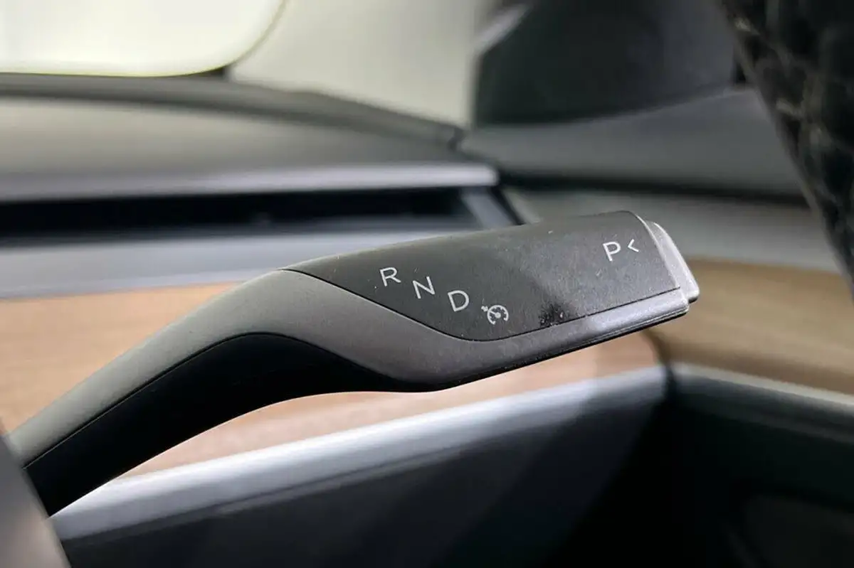 2022-tesla-model-3-e-long-range-big-28