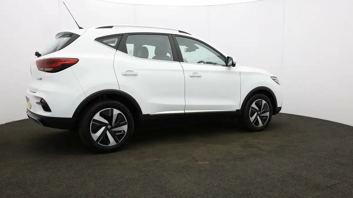 2023-mg-zs-suv-e-trophy-connect-ev-156ps-long-range-big-56