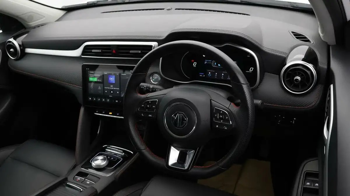 2023-mg-zs-suv-e-trophy-connect-ev-156ps-long-range-big-8