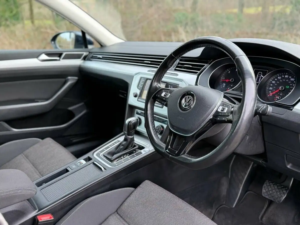 2017-volkswagen-passat-16tdi-se-business-ss-estate-5d-dsg-big-15